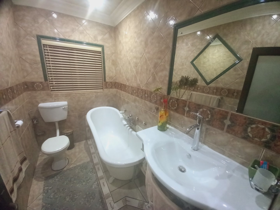 5 Bedroom Property for Sale in Vaalpark Free State